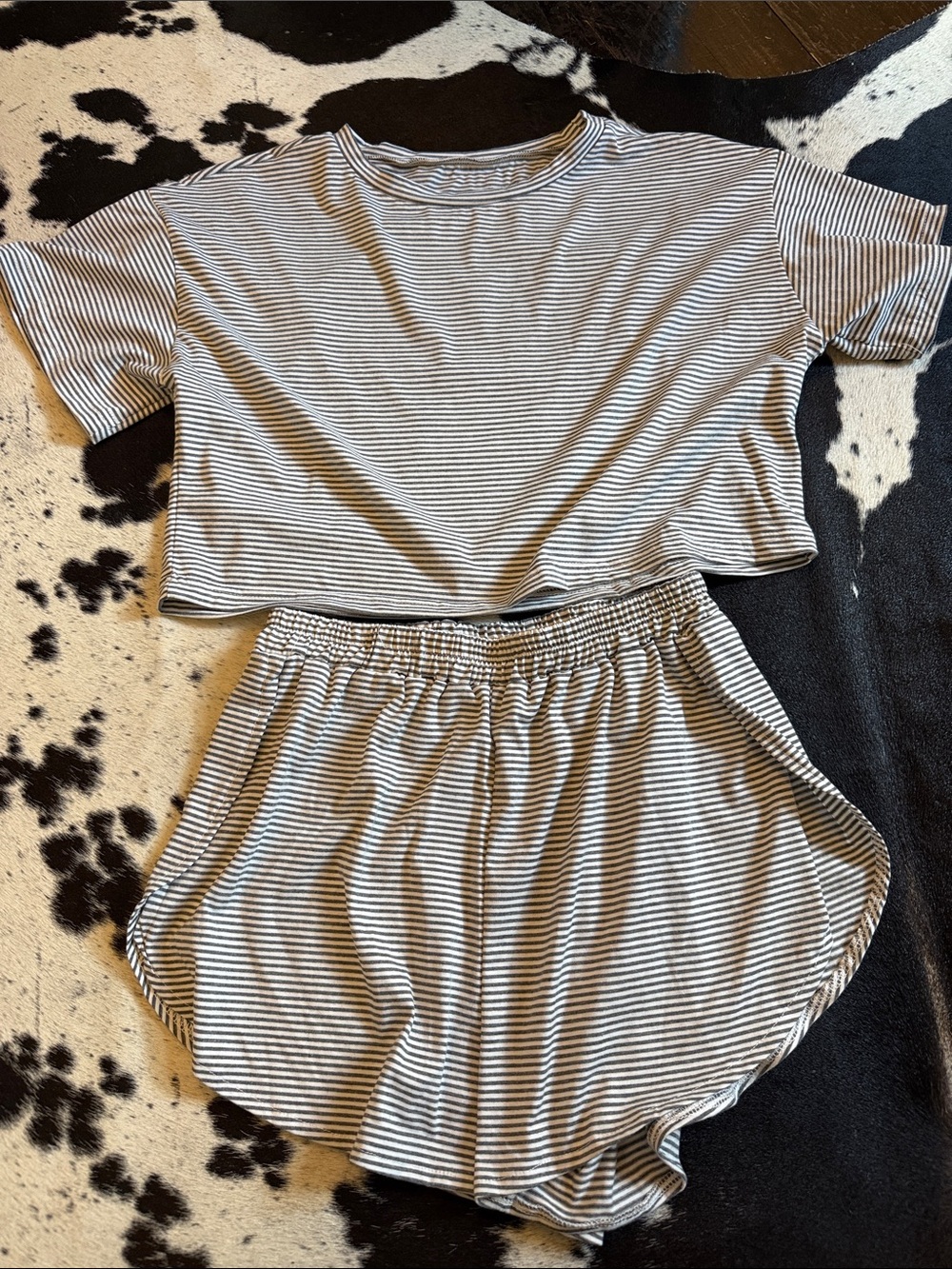 Two piece striped pajama short set size Large